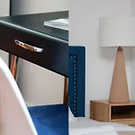 Appartement De Luxe Sous Verriere En Plein Coeur Du Marais