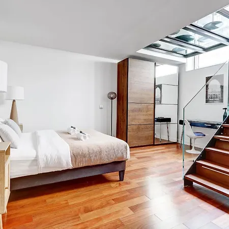 Appartement De Luxe Sous Verriere En Plein Coeur Du Marais Parigi